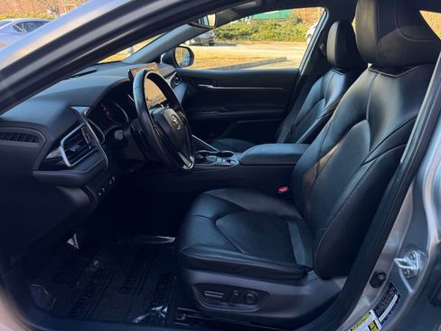 Used 2023 Toyota Camry XSE image 13