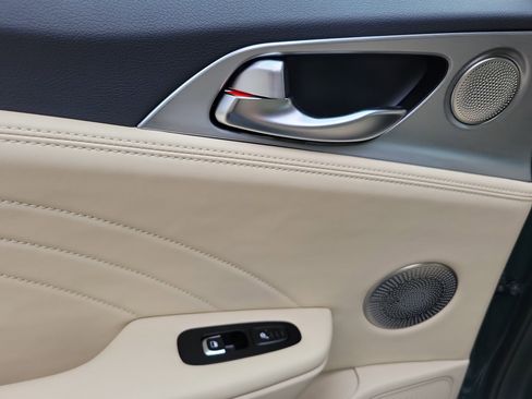 Used 2023 Kia Stinger GT2 image 11