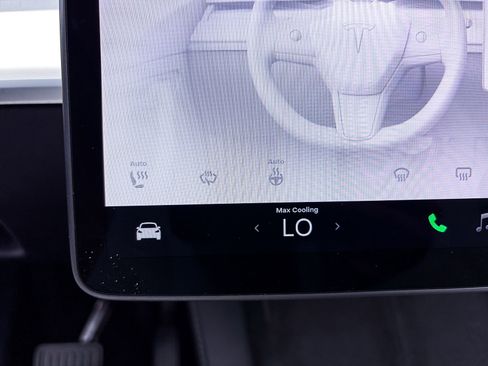 Used 2024 Tesla Model Y 2WD image 26