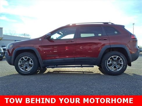 Used 2019 Jeep Cherokee Trailhawk w/ Cold Weather Group image 4