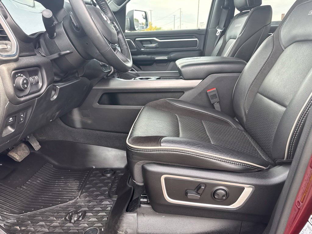 Used 2024 RAM 1500 Laramie AWD/4WD image 10