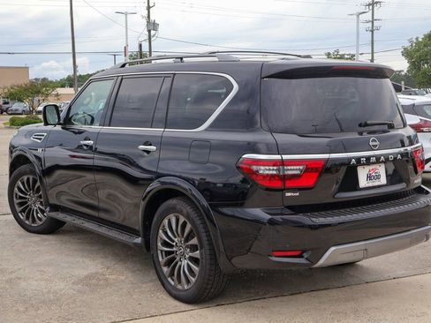 Used 2022 Nissan Armada Platinum w/ Captain's Chairs Package RWD image 2