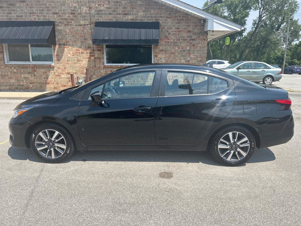 Used 2023 Nissan Versa SV FWD image 10