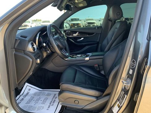Used 2018 Mercedes-Benz GLC 300 4MATIC image 17