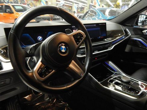 Used 2025 BMW X6 xDrive40i image 19