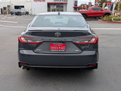 Used 2025 Toyota Camry SE FWD image 9