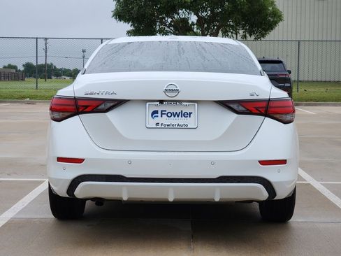 Used 2023 Nissan Sentra SV FWD image 6