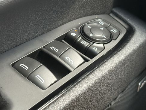 Used 2025 GMC Sierra 2500 AT4 AWD/4WD image 25