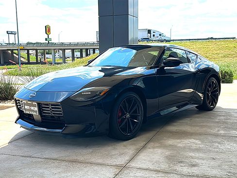 New 2026 Nissan Z Performance w/ Floor Mat Package RWD image 2