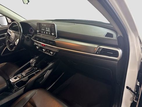 Used 2020 Kia Telluride LX image 27