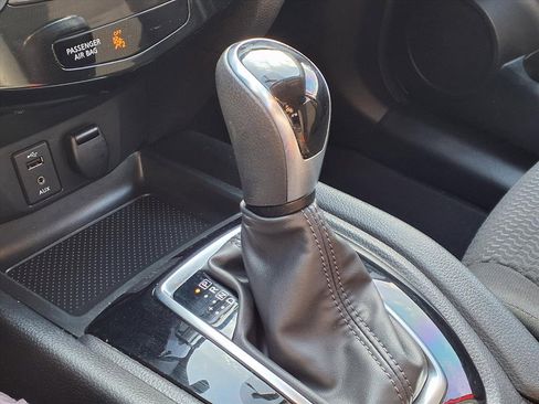 Used 2018 Nissan Rogue Sport S image 22