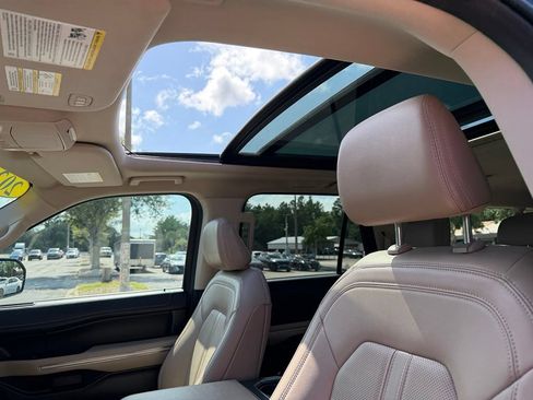 Used 2024 Ford Expedition Max Limited AWD/4WD image 38