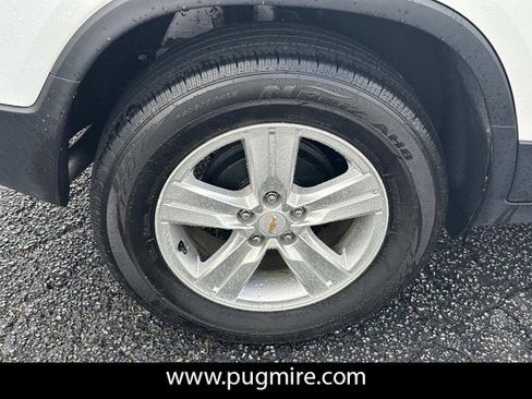 Used 2017 Chevrolet Trax LT w/ LT Convenience Package image 17