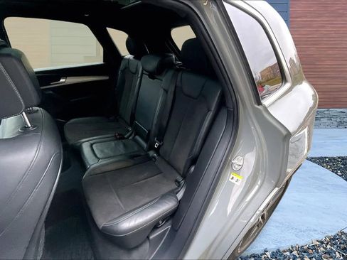 Used 2019 Audi SQ5 Premium w/ Convenience Package image 25