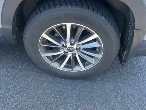 Used 2017 Toyota Highlander XLE AWD/4WD image 18