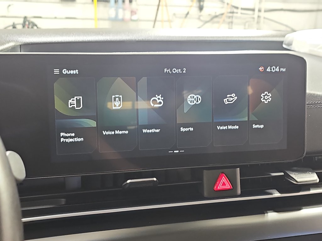 Used 2025 Kia Carnival FWD image 27