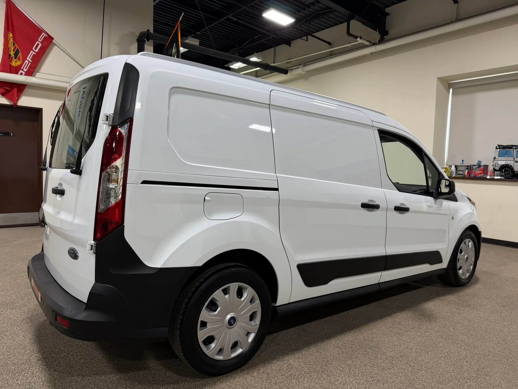 Used 2022 Ford Transit Connect XL FWD image 16