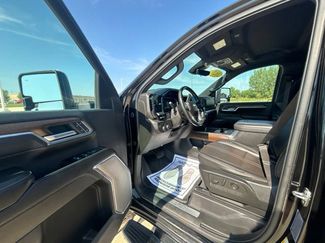 Used 2024 Chevrolet Silverado 2500 High Country w/ Technology Package AWD/4WD video 2