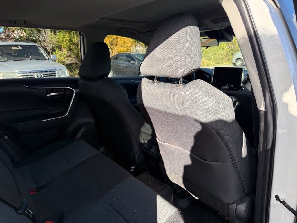 Used 2025 Toyota RAV4 XLE w/ Convenience Package AWD/4WD image 18
