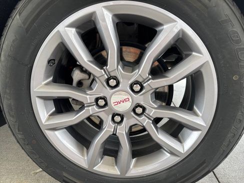 Used 2024 GMC Terrain SLT AWD/4WD image 5