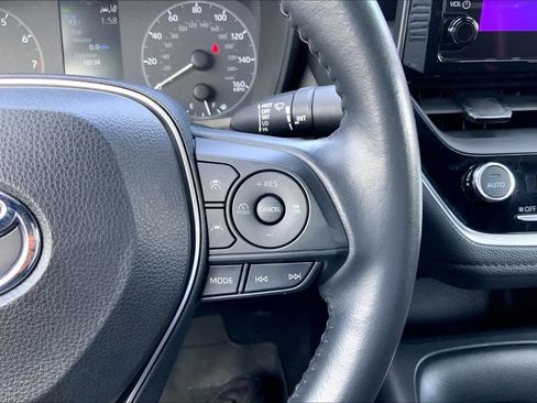 Used 2023 Toyota Corolla SE w/ SE Premium Package FWD image 24