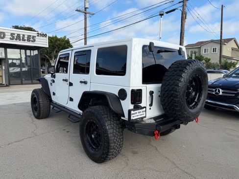 Used 2015 Jeep Wrangler Unlimited Sahara AWD/4WD image 7
