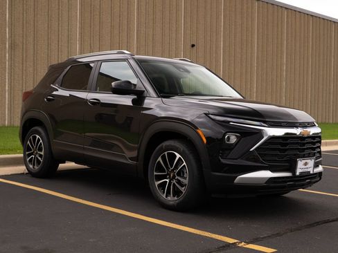 New 2026 Chevrolet TrailBlazer LT w/ Driver Confidence Package image 2