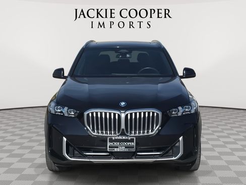 Used 2025 BMW X5 xDrive50e image 2