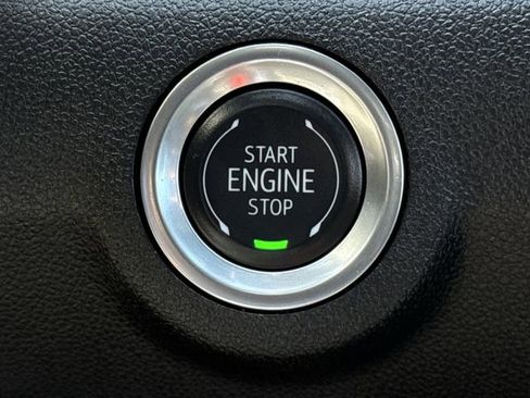 Used 2025 GMC Terrain Elevation w/ Elevation Premium Package FWD image 17