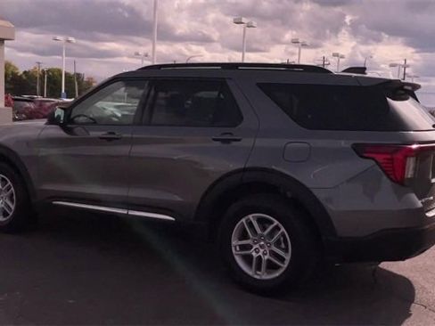 Used 2025 Ford Explorer Active image 7