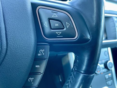 Used 2017 Land Rover Range Rover Evoque SE image 21