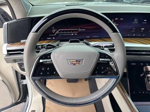 Certified 2025 Cadillac Escalade Sport Platinum image 11