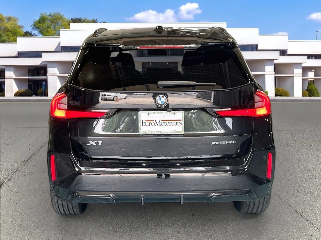 Used 2023 BMW X1 xDrive28i w/ M Sport Package AWD/4WD image 6