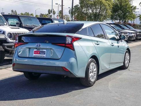 Used 2019 Toyota Prius LE image 4