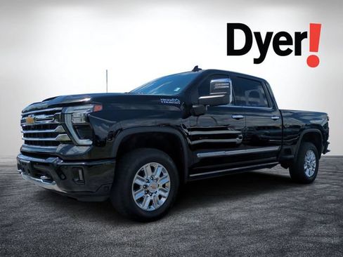 Used 2024 Chevrolet Silverado 2500 High Country w/ High Country Premium Package AWD/4WD image 7