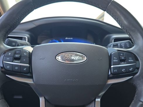 Used 2022 Ford Explorer Platinum w/ Equipment Group 601A AWD/4WD image 24