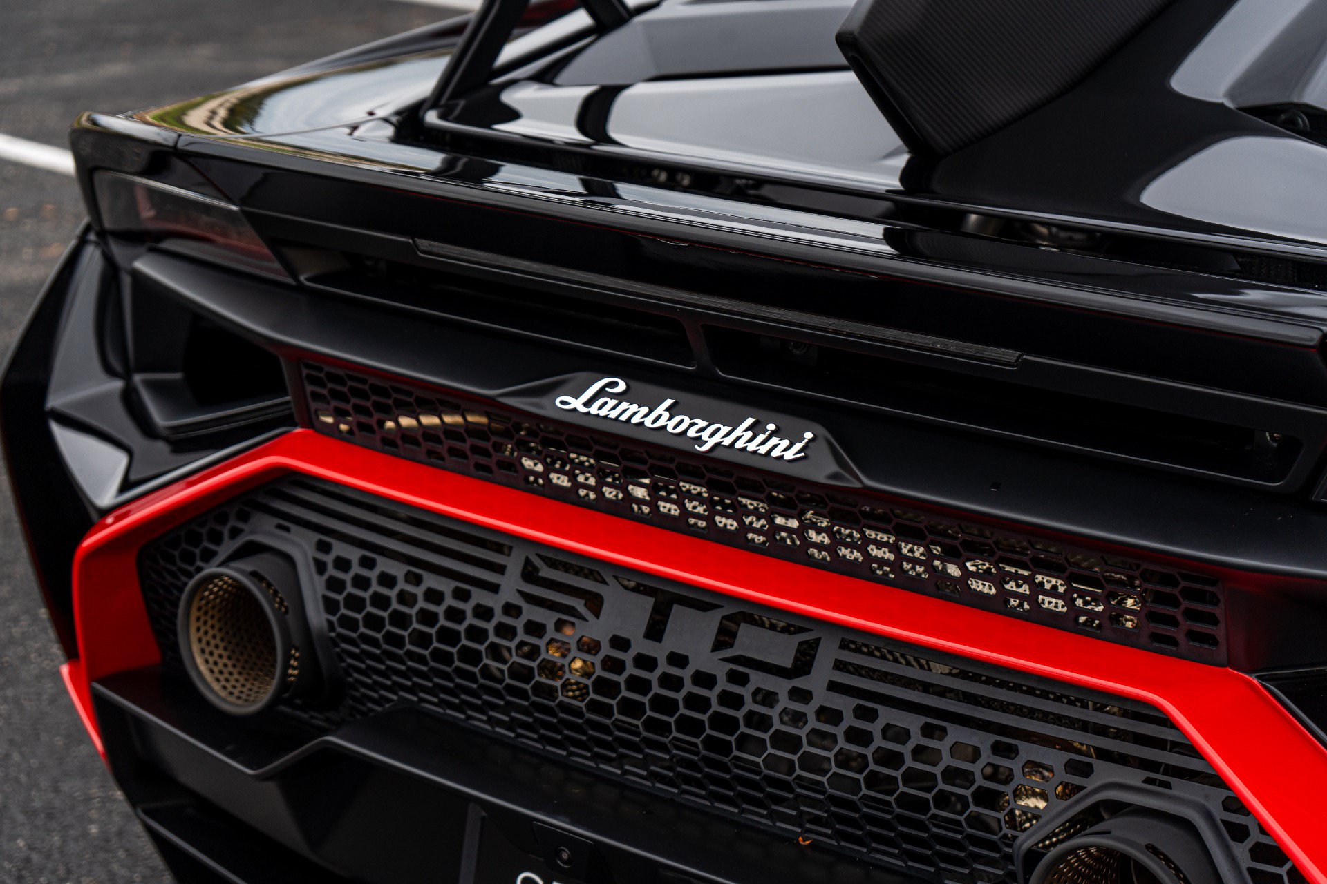 Used 2023 Lamborghini Huracan STO RWD image 14