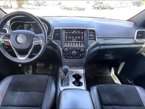 Used 2018 Jeep Grand Cherokee Altitude RWD image 7