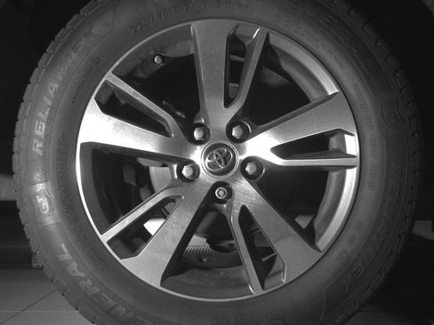 Used 2017 Toyota RAV4 XLE image 15