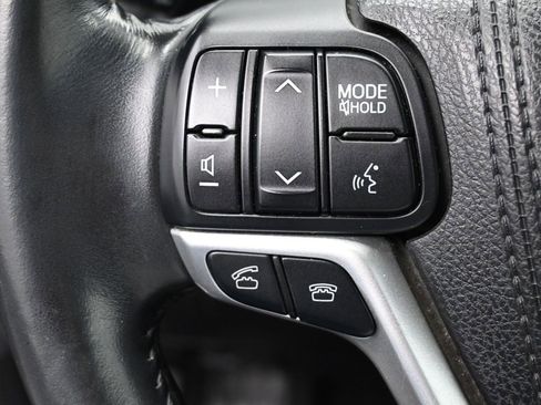 Used 2016 Toyota Highlander XLE image 10