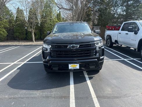 Used 2024 Chevrolet Silverado 1500 RST image 2