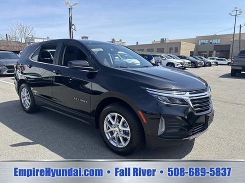 Used 2024 Chevrolet Equinox LT AWD/4WD image 2