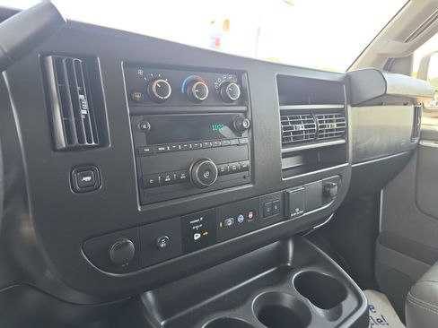 Used 2024 Chevrolet Express 3500 LS RWD image 26