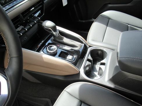 New 2026 GMC Canyon Denali AWD/4WD image 18