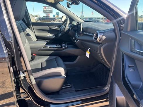 New 2026 Chevrolet Equinox LT w/ Convenience Package II FWD image 15