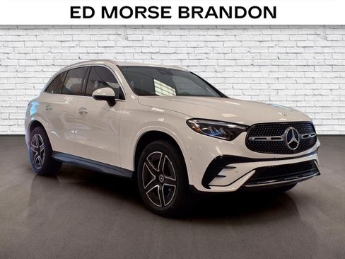 Used 2025 Mercedes-Benz GLC 350e 4MATIC image 6