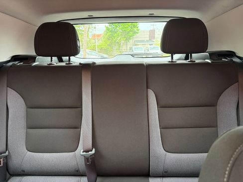 Used 2025 Chevrolet TrailBlazer LT FWD image 35