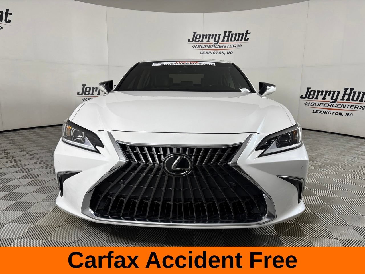 Used 2025 Lexus ES 350 w/ Premium Package FWD image 3