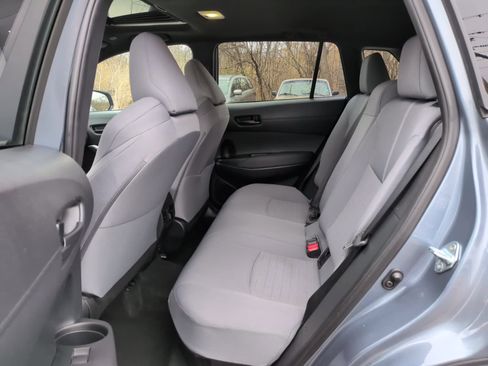 Used 2025 Toyota Corolla Cross AWD Hybrid w/ Moonroof Package image 9