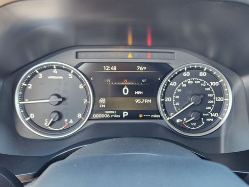 New 2025 Mitsubishi Outlander SE image 12